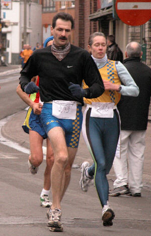 jogging.jpg (36235 bytes)